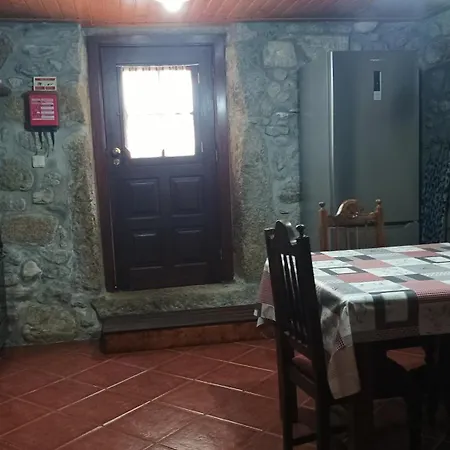 בית נופש Casa De Penim פארדס דה קורה
